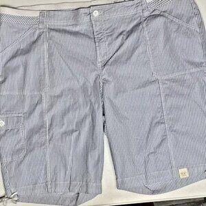St John's Bay Bermuda Short Mid Rise Easy Fit Through Blue & White Striped NWT